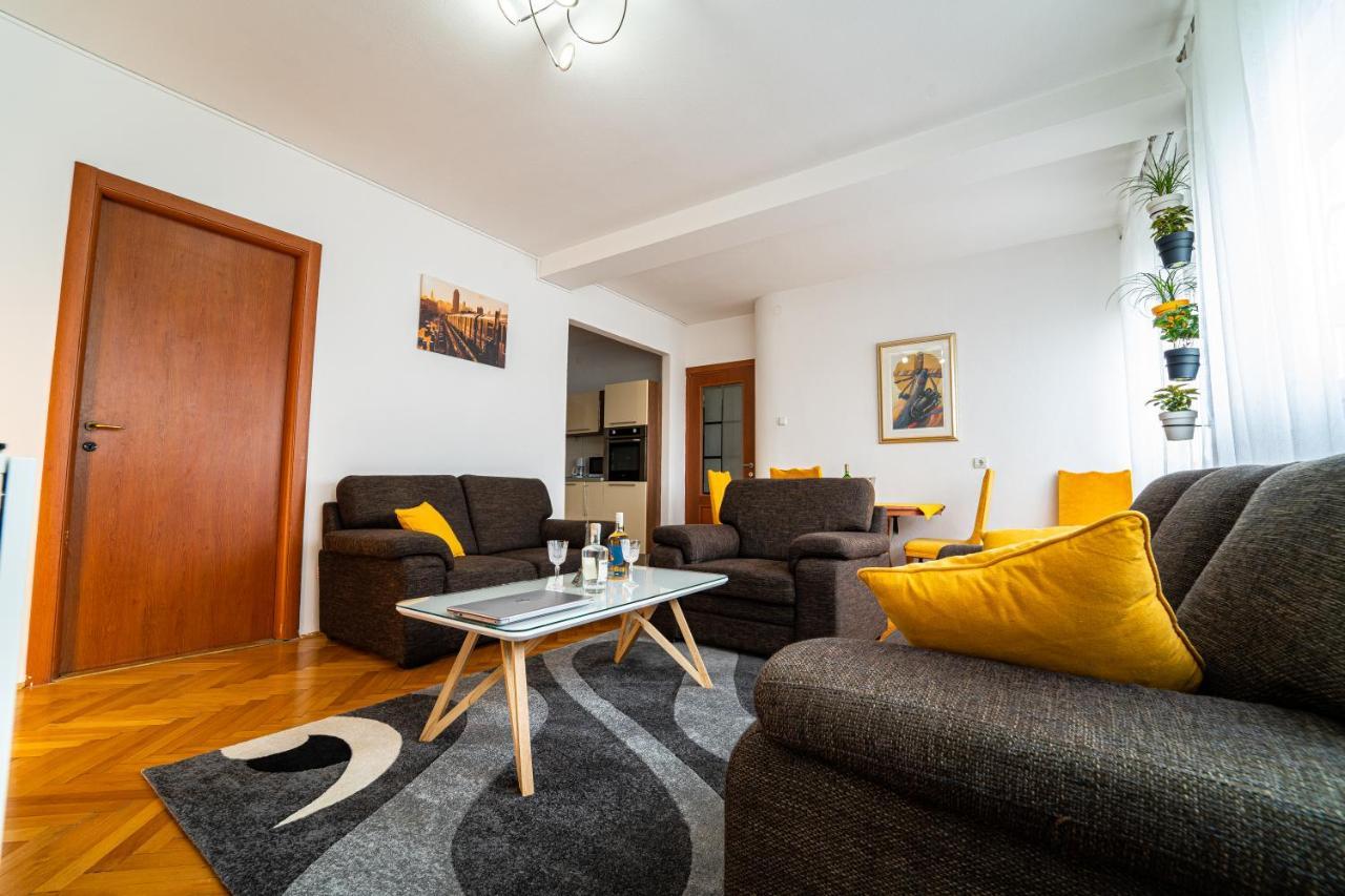 Diocles Place Split Bagian luar foto